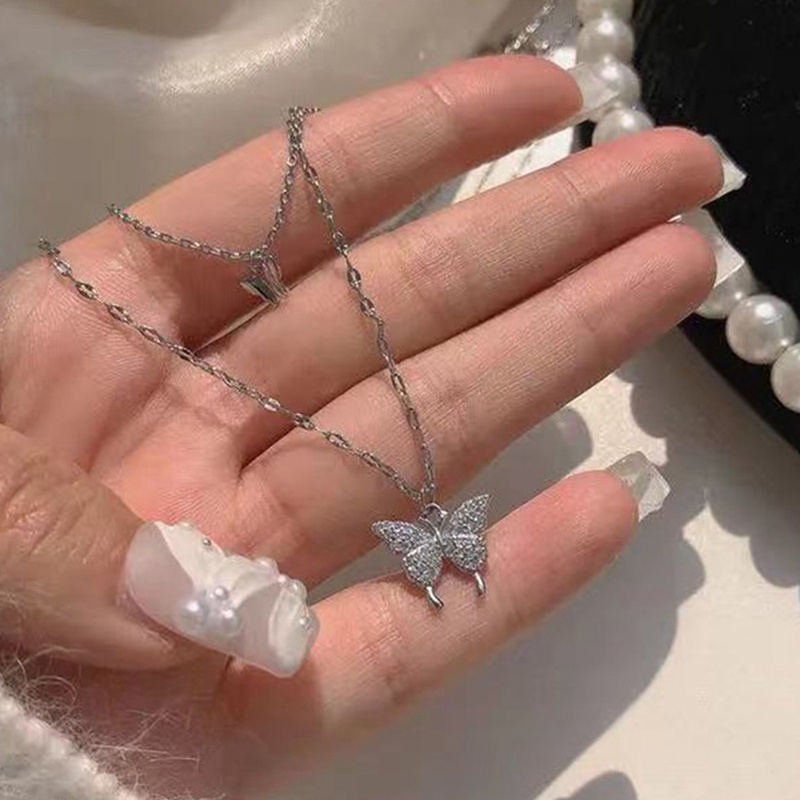 Kalung Rantai Klavikula Model Double Layer Dengan Liontin Kupu-Kupu Aksen Berlian Untuk Wanita