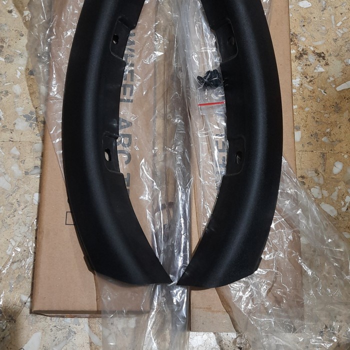 moulding spoiler bemper belakang outlander sport facelift 2014-up