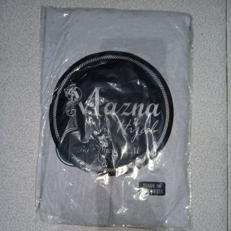 bergo/jilbab/khimar one tone crinkle uragiri oval by mazna/tudung/başörtüsü-Abu