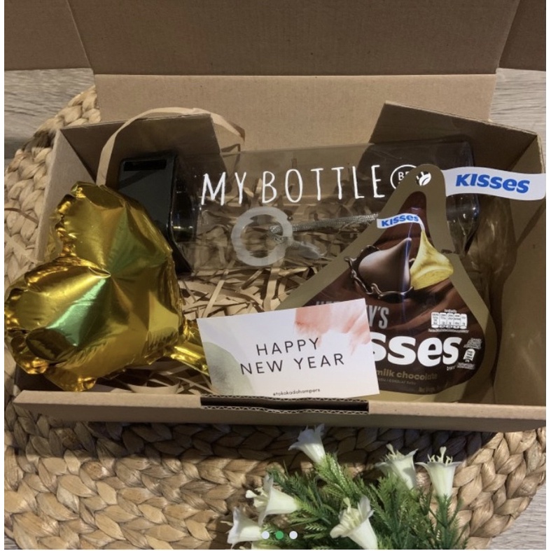 

Hampers Hersey Kisses Botol Lebaran Valentines Ultah Anniversary