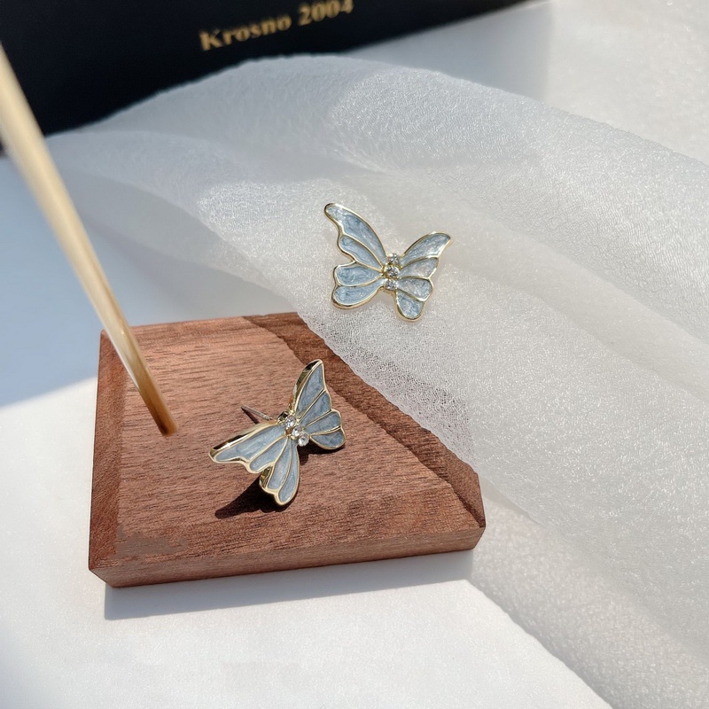 Anting Stud Desain Kupu-Kupu Aksen Kristal Bahan Zirkon Warna Ungu Gaya Korea Untuk Wanita