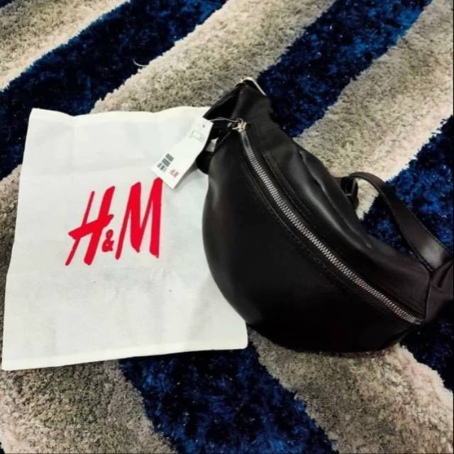Jual H&M waist bag (black variant) Shopee Indonesia