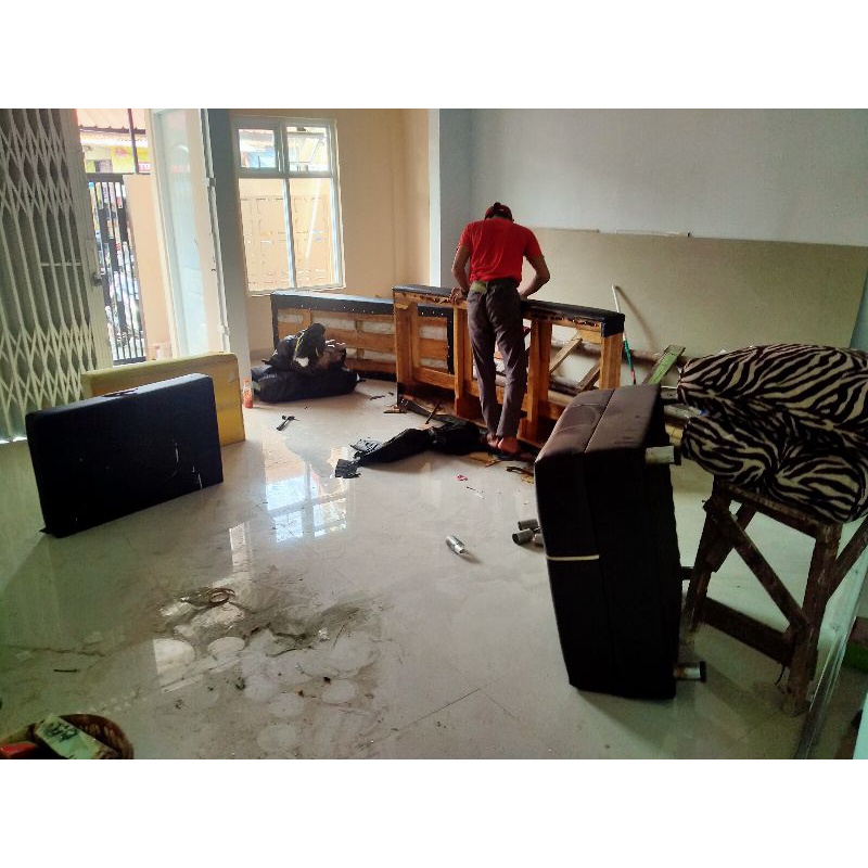 SERVICE SOFA RUANG TAMU / SERVICE SOFA RUANG KELUARGA / GANTI KULIT SOFA