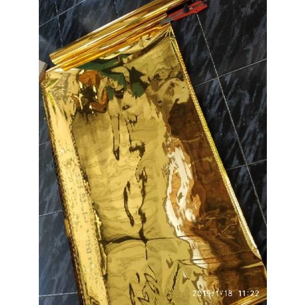 NJK.25Au22ᴺ– Prada / foil gold, emas dan silver