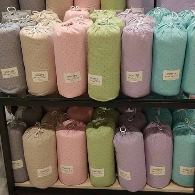  Selimut  bedcover dotto informa  Shopee Indonesia