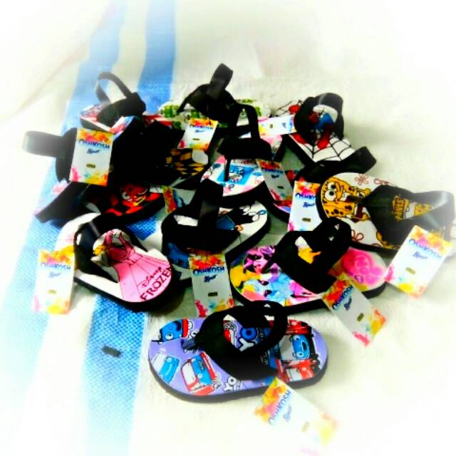SANDAL OSHKOSH KARAKTER ANAK ( ada tali belakang )