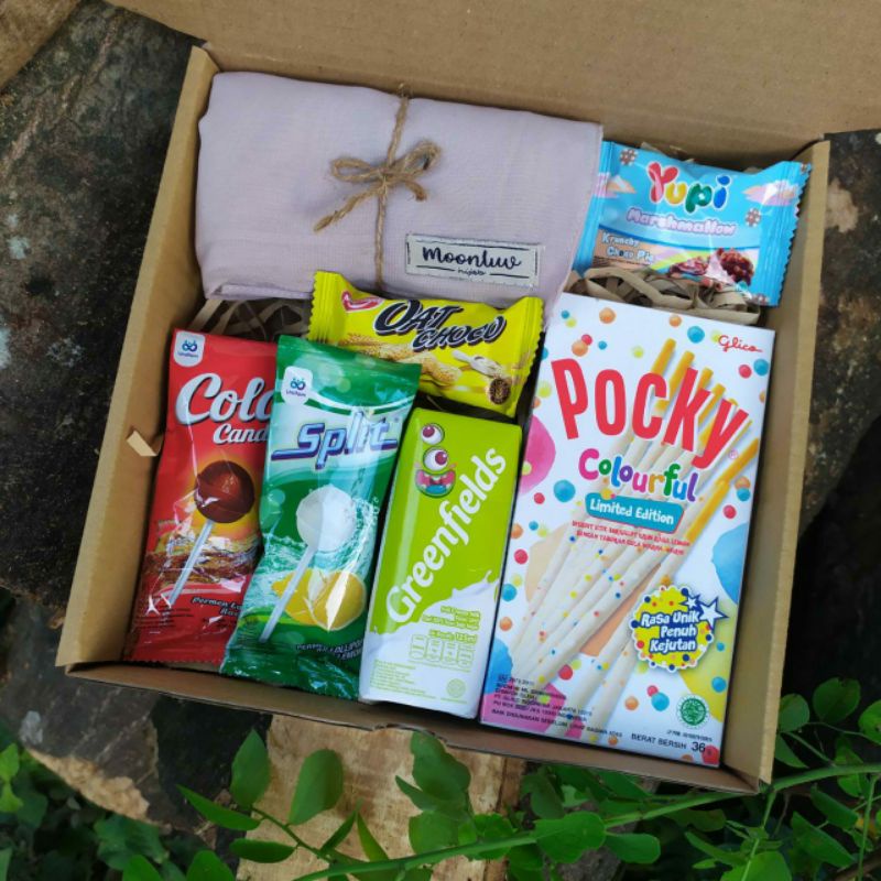 

[ TERMURAH] HAMPERS SNACK/GIFT BOX MURAH/KADO/BOX HIJAB + SNACK UNTUK WISUDA | WEDDING | ULTAH | HAMPERS HIJAB