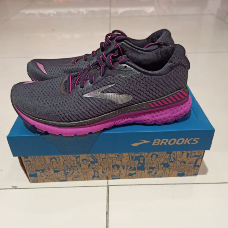 brooks adrenaline gts 20 sea black green