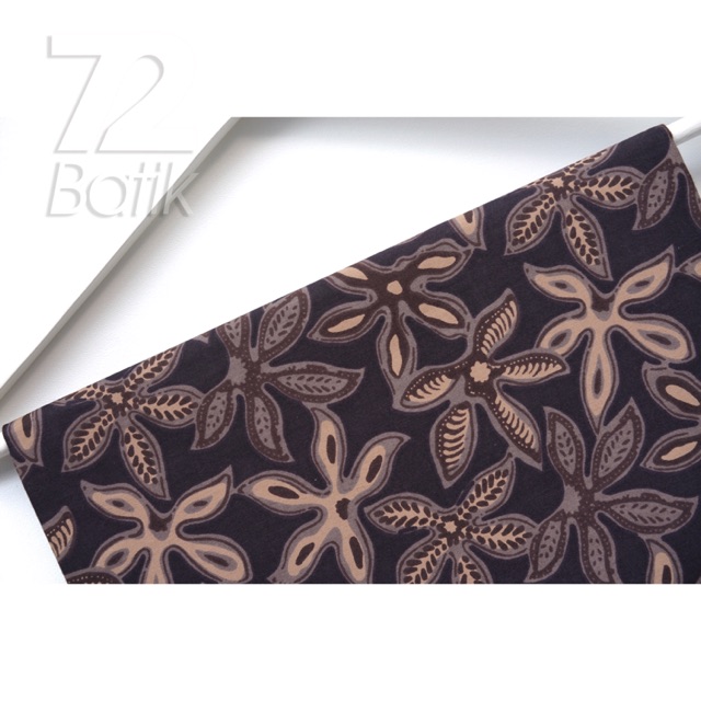 KAIN BATIK PREMIUM Bahan Katun Motif Daun Singkong Warna Hitam Item Black 721069 Cap 72 Jarik Jarit Samping Kebat Panjang Batik Katun Modern Premium Bahan Seragam Batik Pernikahan Kantor Keluarga Murah Kamen Jadi Batik Bali Lembaran