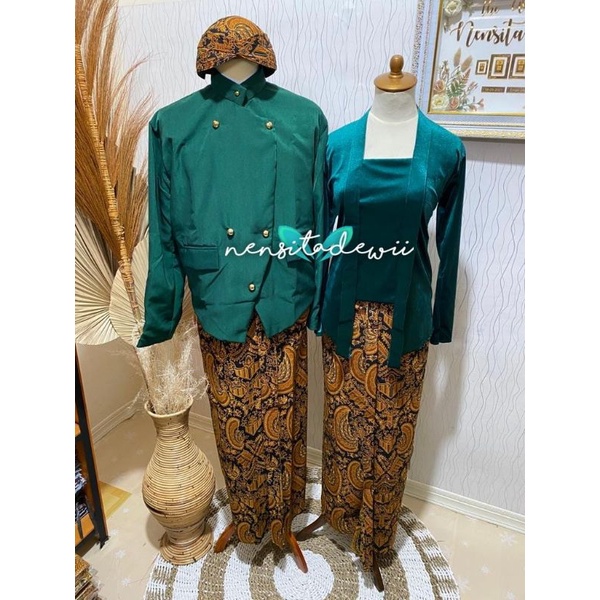 [Nuansa Hijau] Sepasang Baju Adat Jawa - Solo / Motif Semenromo