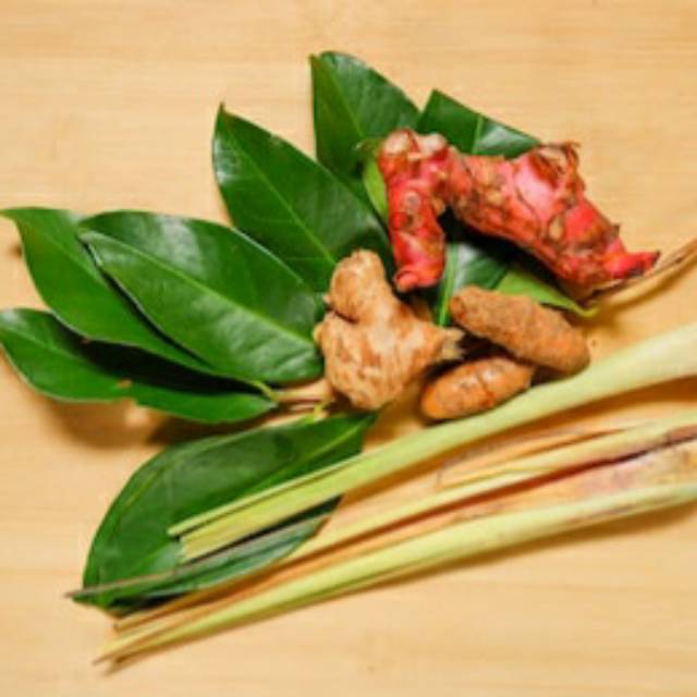 

Paket bumbu dapur (langkoas+kunyit+jahe+sereh+d salam+d jeruk)