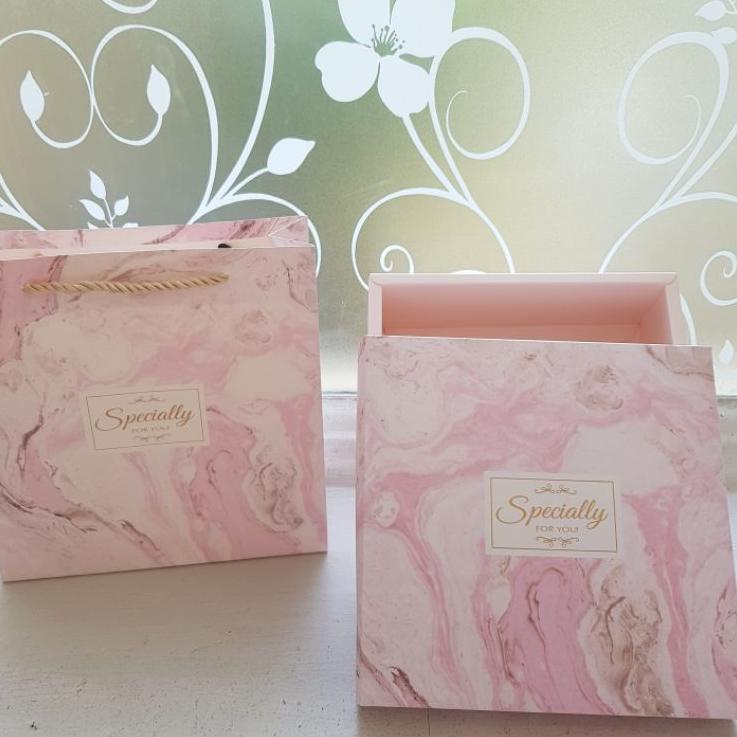 

Buruan Beli (GB65) Kotak Gift Box Marble Dengan Paperbag