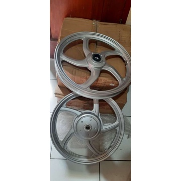 velk nouvo s malaysia