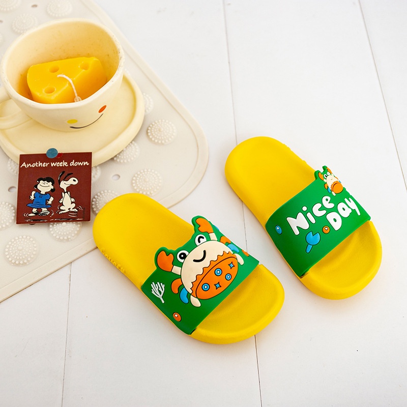 BOSJKT0065 Sandal Anak Selop Motif Kepiting / Sendal Karakter Anak Lucu