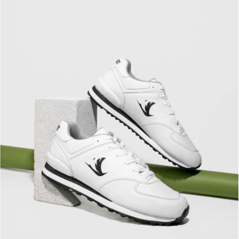 Sepatu Sneakers Pria REDKNOT RUBELL PUTIH 44-45 ORIGINAL
