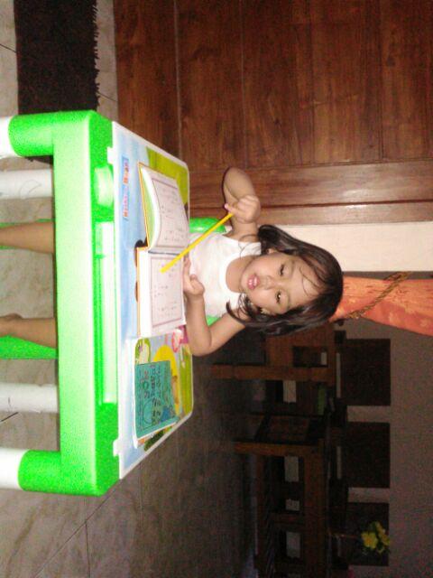 Meja Belajar Plastik Akako