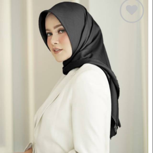 Preloved buttonscarves olla square