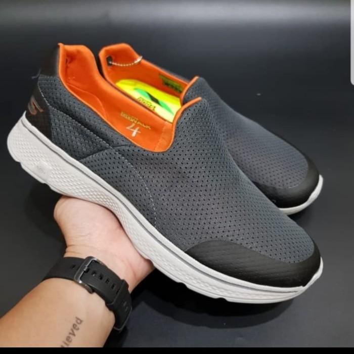 Sepatu Pria Skechers Skecher Gowalk 4 Man Restock