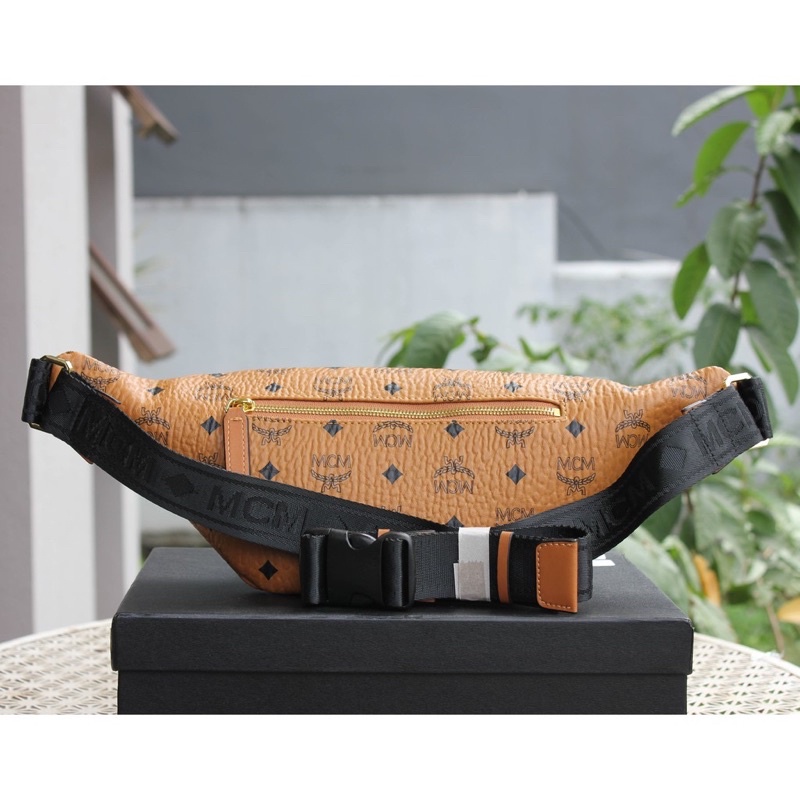 Tas Selempang Dada Pria M*M Fursten Vusetos Authentic