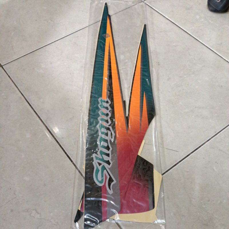 striping stiker les body Suzuki Shogun 97 hitam hijau