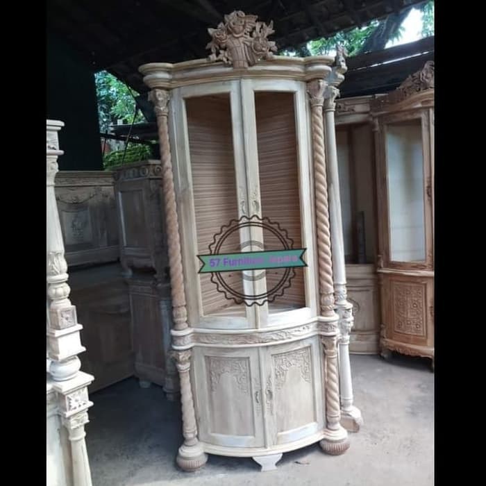 Rak/ Lemari ruangan pojok/ sudut ukir Jepara kayu jati mentahan