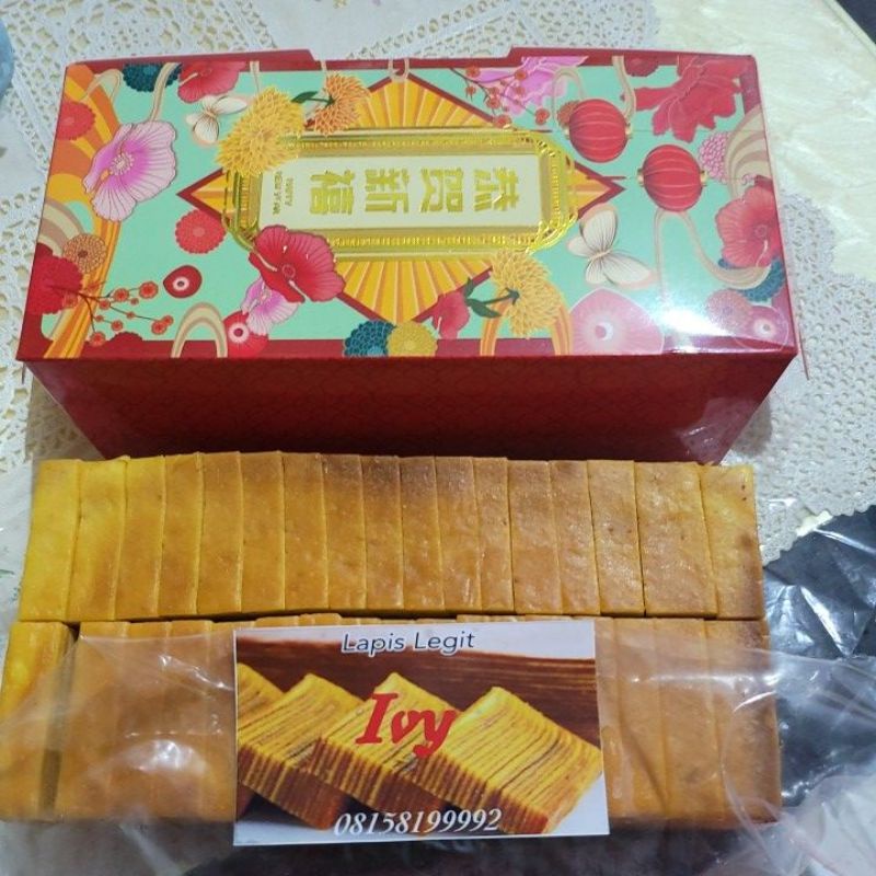 LAPIS LEGIT IVY RESEP KELUARGA FULL WISMAN ENAK LEZAT DIBUAT BARU STIAP ADA ORDERAN EXP SEMINGGU KIRIM DARI BEKASI DIJAMIN FRESH UKURAN 10 X 20 KOTAK BOX SESUAI TEMA HARI RAYA
