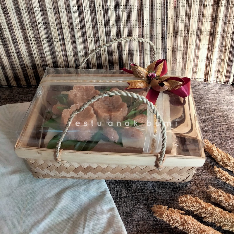 

kotak seserahan premium uniq wadah roti kue Besek Hantaran Nikah 20x30 BMT hantaran/nikahan/seserahan/hampers/bingkisan/wedding/hadiah/giftbox/keranjang/wadah makanan/gift/sembako/roti/cake/nasi/catering/nasi box/food/lamaran/tradisi/craft