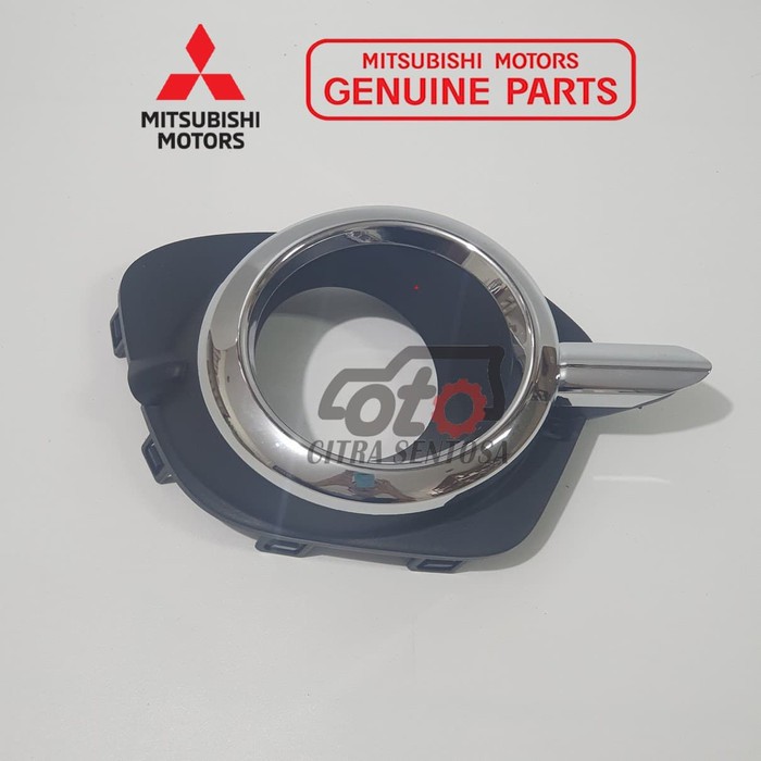 COVER FOGLAMP KANAN PAJERO 2015 / COVER FR FOG LAMP RH 8321A598CR