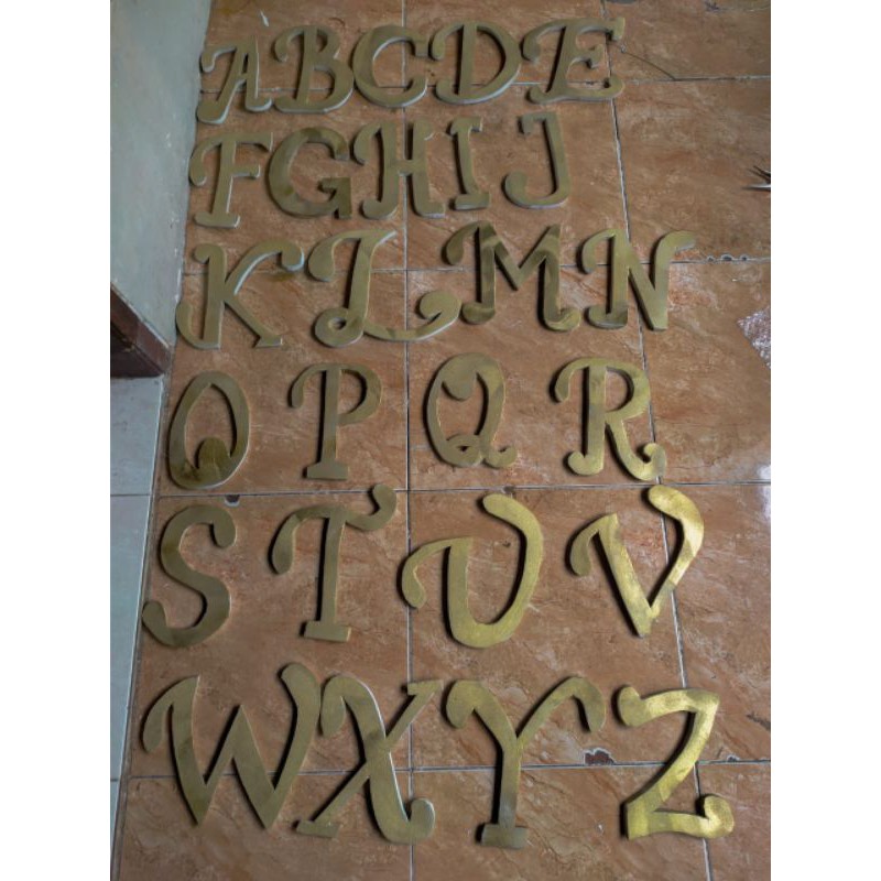 Huruf Dekorasi Huruf inisial Dekorasi (Harga per huruf) tinggi 20cm