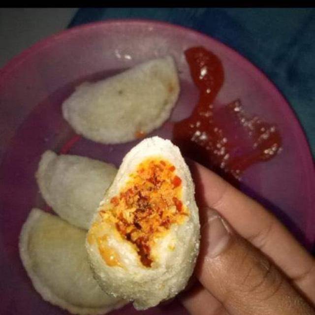 

Cireng isi ayam mercon