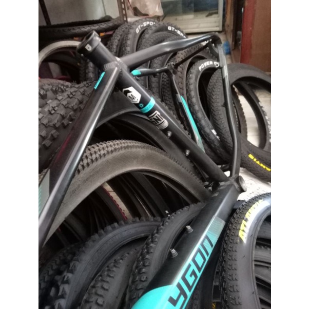 frame polygon xtrada 8 size M like new