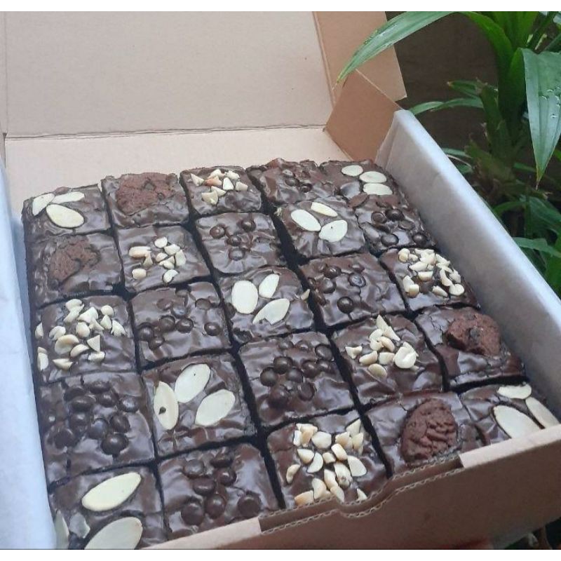 

brownies panggang uk 20x20 by RARABENKA