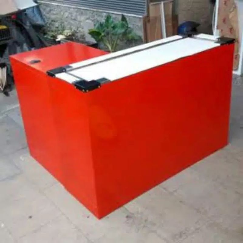 Meja kasir minimalis