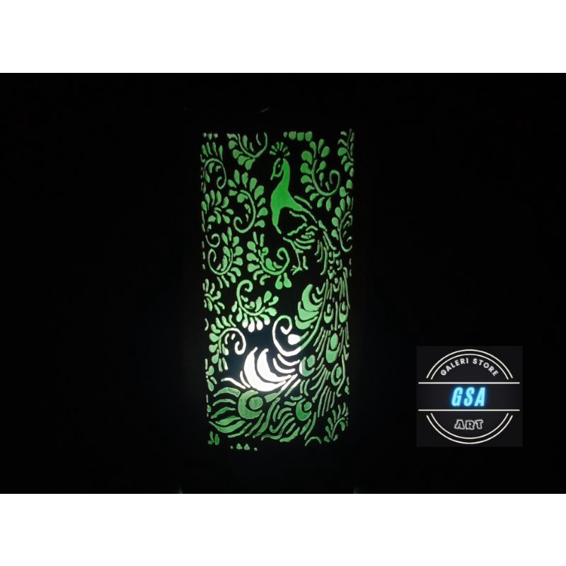 Lampu hias ukir tema Burung Merak