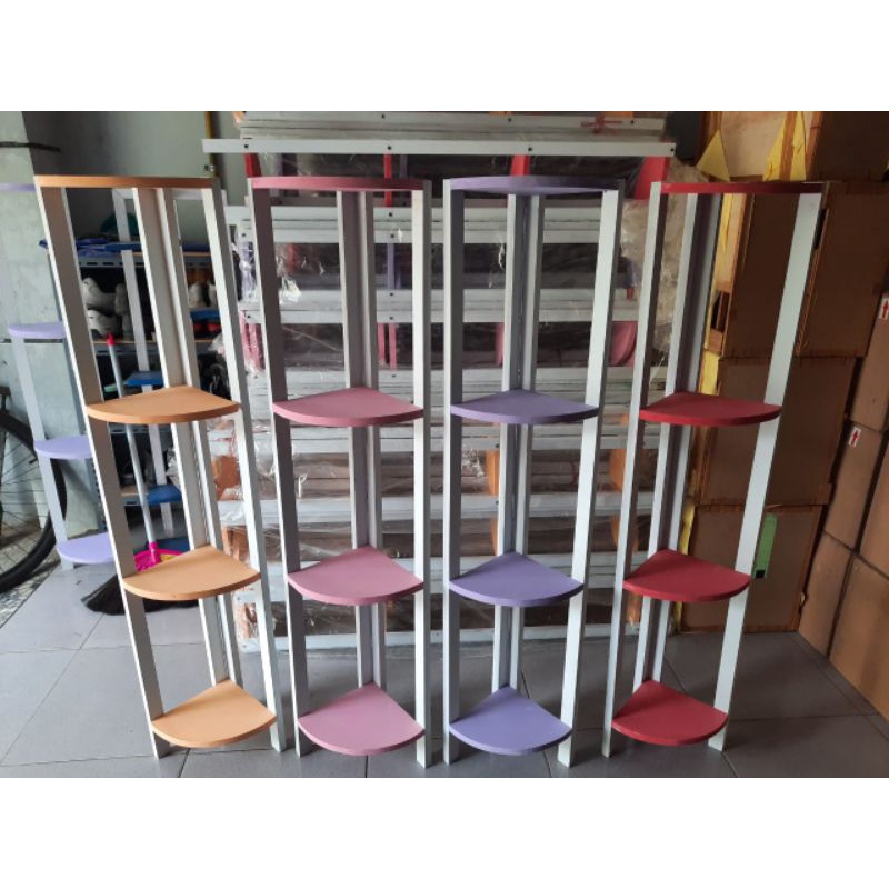Rak bunga kayu sudut