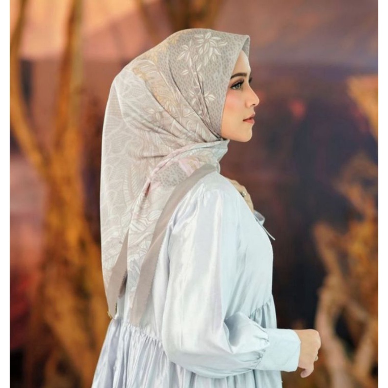 Preloved VVGC Buttonscarves Nusantara Mountain