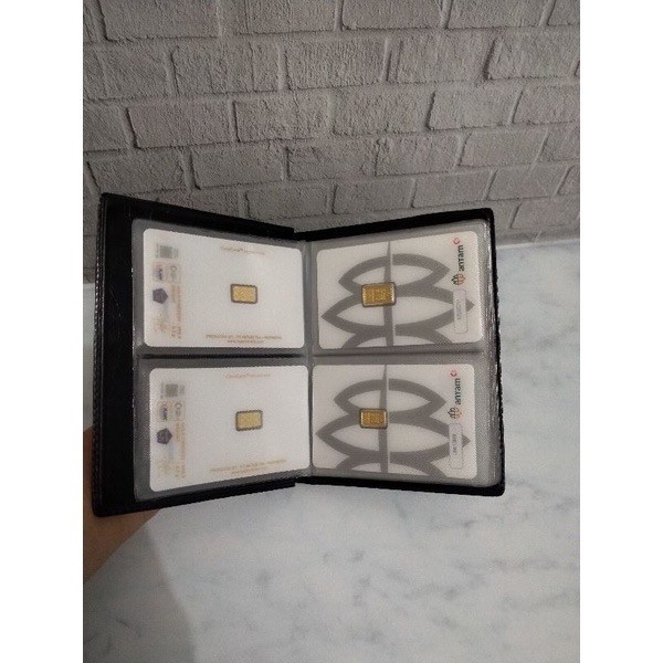 Album Emas Dompet Logam Mulia Tempat Penyimpanan Emas
