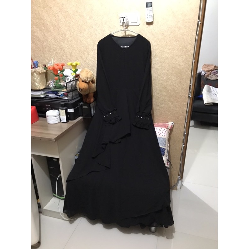 Preloved Hitam Busui Resleting Rampel Polos Gamis Syari Layer Dress Payung Tingkat Ceruty Umrah Haji