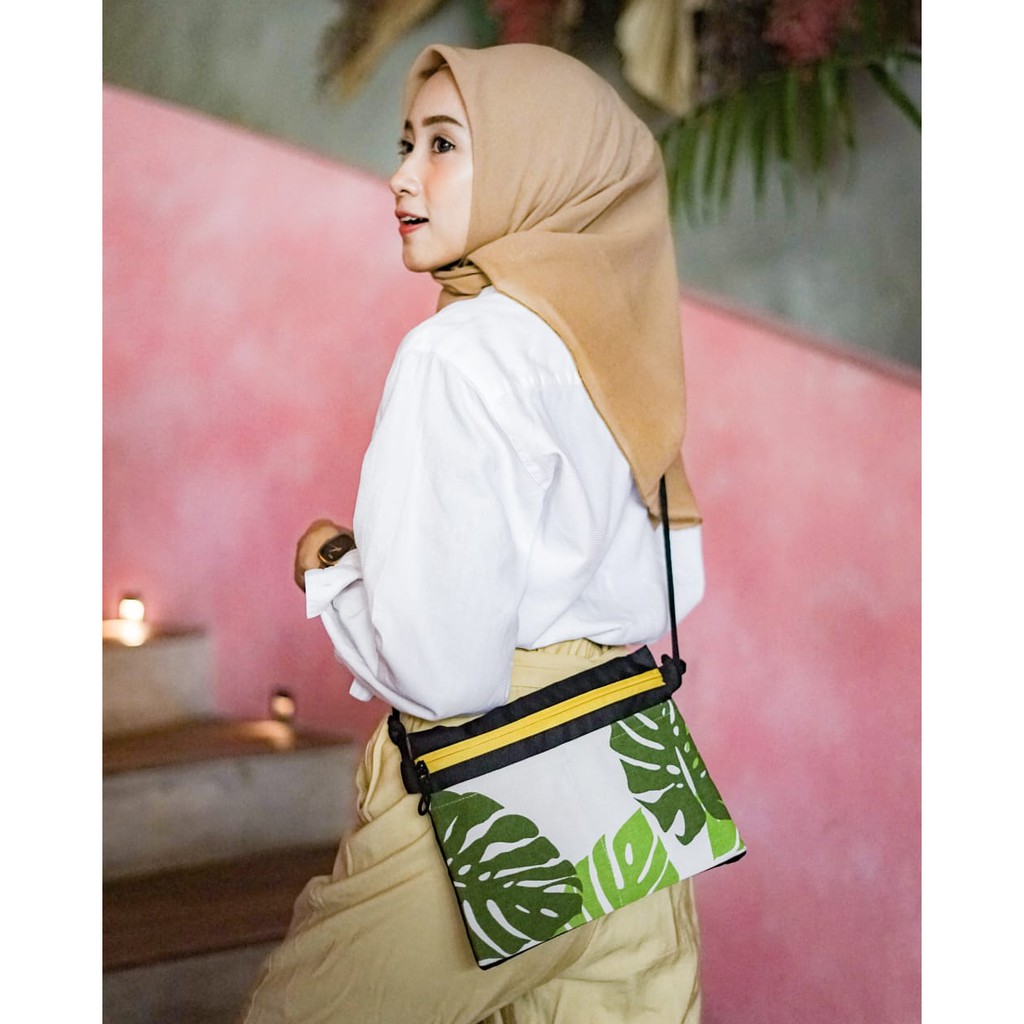 SLING BAG SACOCHE MONSTERA HIJAU // taskanvasbdg - tas selempang wanita motif - tas pouch cewek lucu