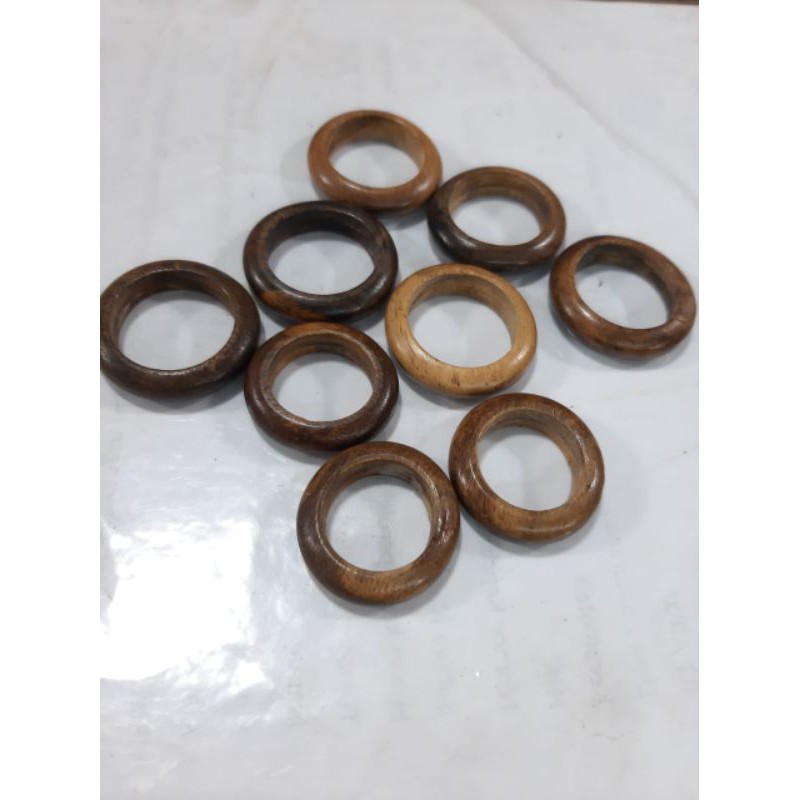 Cincin kayu gaharu asli