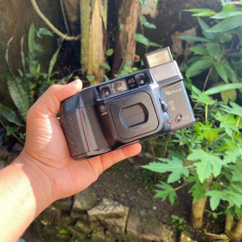 Kamera Analog Jadul Vintage Film Kodak Untested Pajangan Display Part Utuh Mulus Gambling Fujifilm Dl-100 Chic Dl-10Flezz Axion Axxi Zo Vio Zipp Xpose Canon Prima Bf Minolta Olympus Kyocera Yashica National Nikon Ricoh Gambling Kanibal Part Utuh-Fuji DL-400 Tele