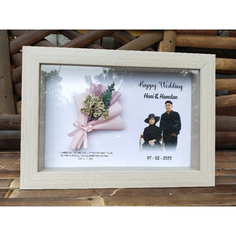 Kado Wedding flower in frame