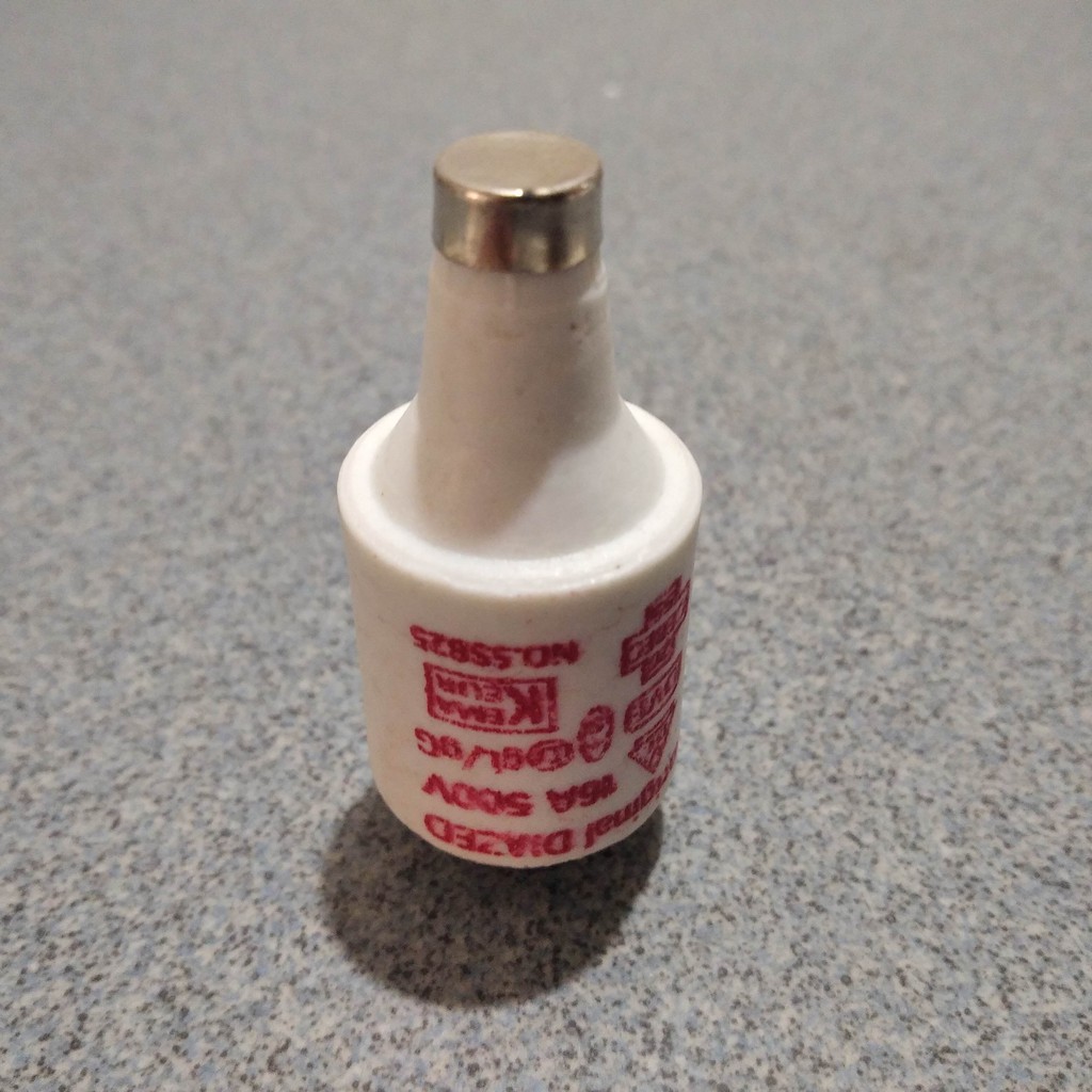 Sekring batu Daya 16A Tegangan 500V / Fuse Batu 16A