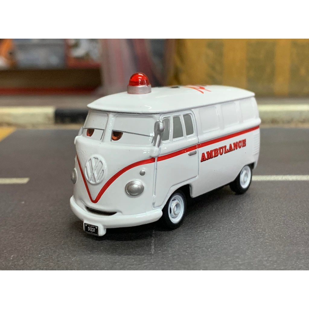 Tomica Disney Pixar Cars Volkswagen Fillmore Rescue Go Go