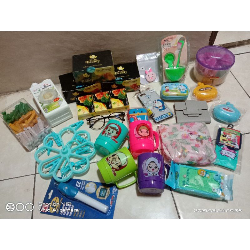 

FREE GIFT (GRATIS HADIAH BARANG RANDOM) KHUSUS BOX DAN BATANG.