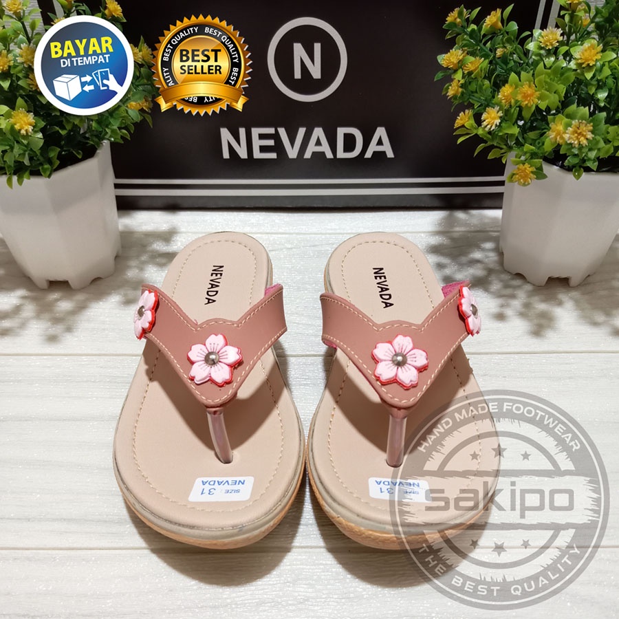 PROMO 4.4 RAMADHAN SALE !! SANDAL ANAK PEREMPUAN JAPIT 2-BUNGA SALEM KREM TAN MARUN / SAKIPO