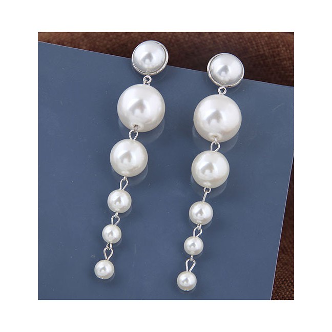 LRC Anting Tusuk Fashion Silver Metal Size Artificial pearl Stud Earrings A59727