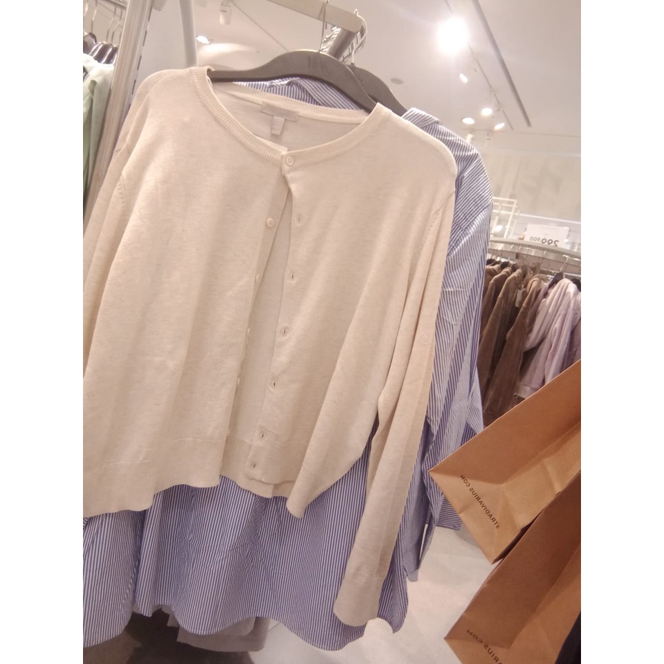 Cardigan HNM dan Hoodie Stradivarius Jastip Crew