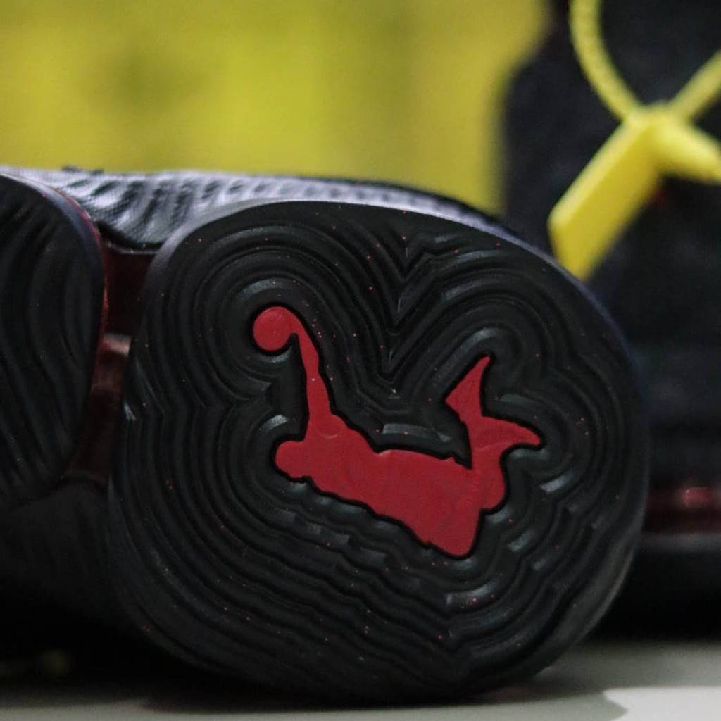 Sepatu cowok nike lebron 16 black premium