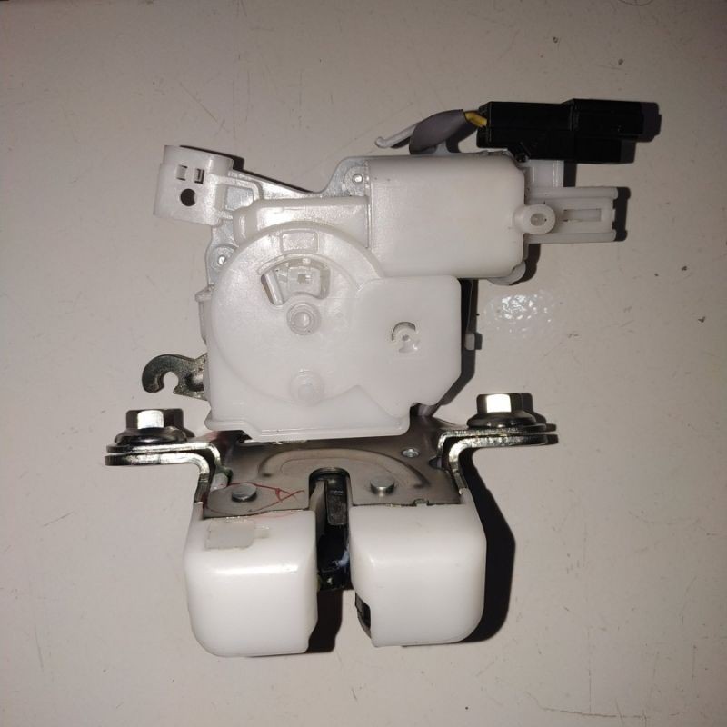 doorlock pintu bagasi calya sigra original